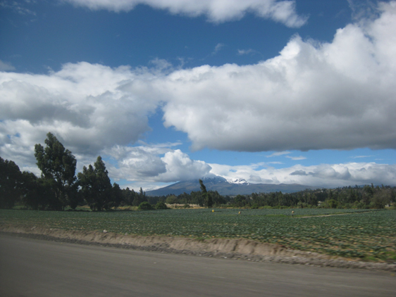 <p>
	26/06/12. Perto de Quito, Chimborazo, o maior vulcão do mundo em tamanho, o mais alto é o Everst.</p>