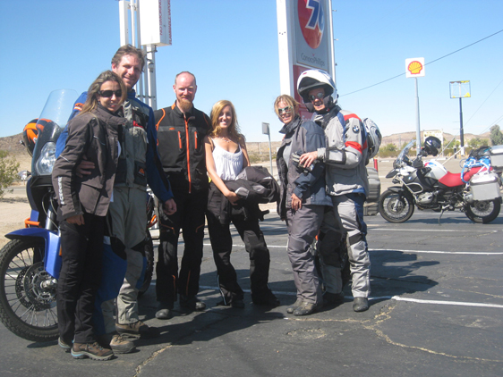 <p>
	25/07/12. Casal de motociclistas escoceses que conhecemos na estrada com uma KTM, muito simpáticos.</p>