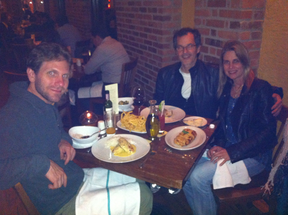 <p>
	29/06/12. Encerrando a noite em Bogotá no restaurante Balzac na Zona Rosa, com um belo vinho e ótima degustação.</p>
