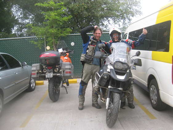 <p>
	18/07/12. Chegando em Ciudad Obregon, hoje 1140km. No México tem muitos pedágios e caros, as motos pagam o mesmo valor que os carros, um absurdo!</p>