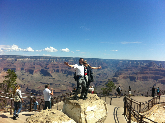 21/07/12. Eu e  minha Rainha nos equilibrando no Grand Canyon.