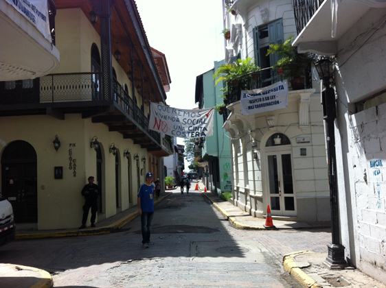<p>
	01/07/12. Caminhando pela cidade velha do Panamá.</p>