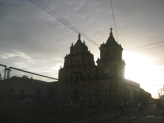 <p>
	06/07/12. Igreja em Leon, início da viagem para Guatemala.</p>